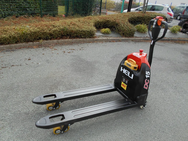 TRANSPALETTE ELECTRIQUE - MATERIEL DE MANUTENTION